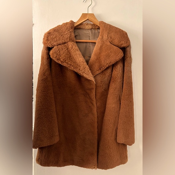 Brown fur coat. - Picture 1 of 1